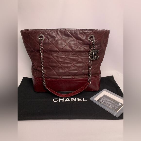 Chanel Burgundy Quilted Iridescent Calfskin Leather V*P Medium Shopping Tote Bag - Picture 2 of 16